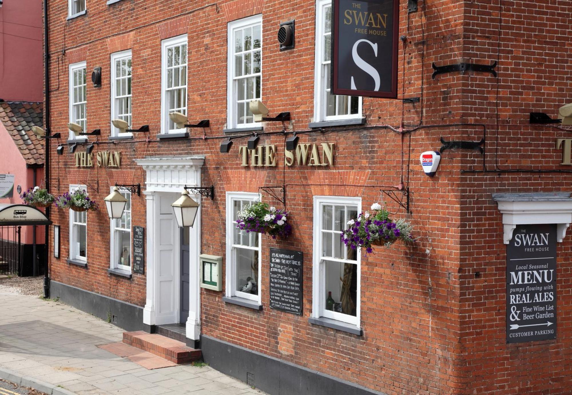 The Loddon Swan Bed & Breakfast Dış mekan fotoğraf